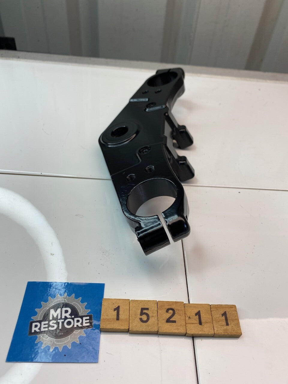 Kawasaki GPZ900 R Steering Stem Head - Re-painted