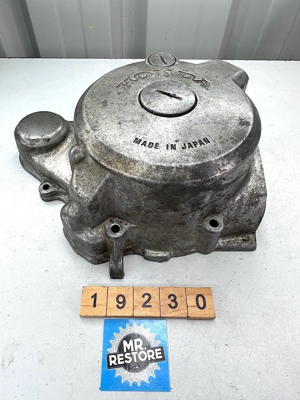 Honda CM250 CM125 L/H Crankcase Cover & Plugs 11341-KB4-671
