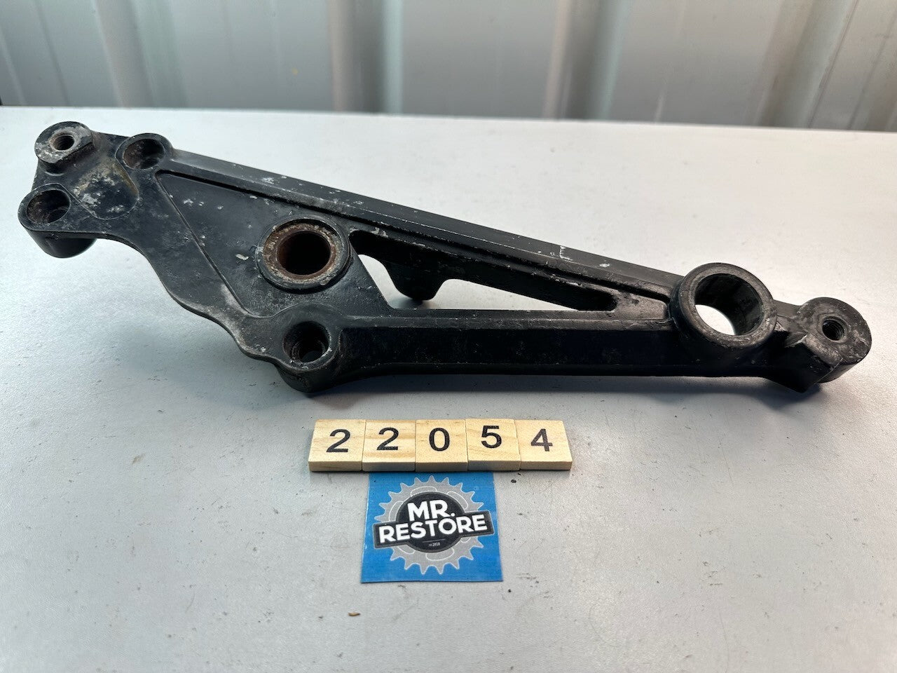 Kawasaki GT550 Z550 Right Foot Rest Peg Stay 35011-1153