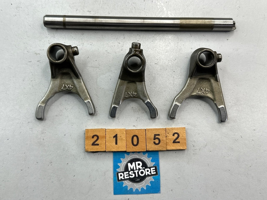 Yamaha XV1100 XV1000 XV920 XV750 XV700 Virago Gear Shift Forks & Shaft