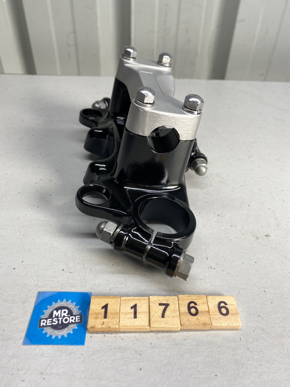 Suzuki GSX1100 Top Fork Triple Tree Clamp - Reconditioned