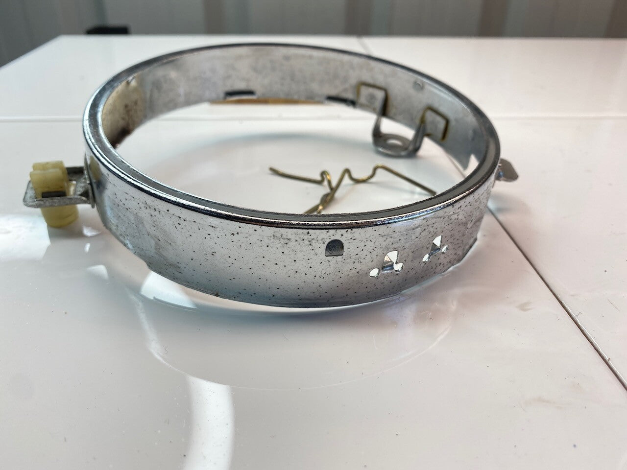 Suzuki GSXR1100 GSXR750 GSX750 R/H Headlight Retaining Ring OEM 35127-27A00