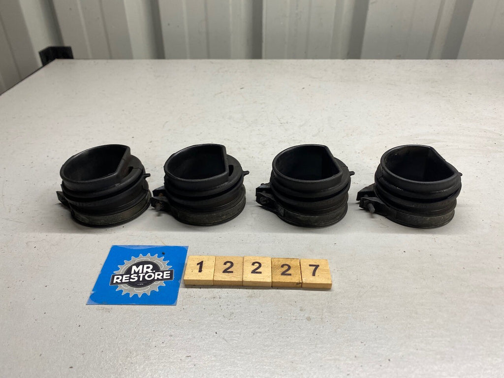 Suzuki RF900 Carb Holders & Clips (set) 13881-31E00 09402-58208