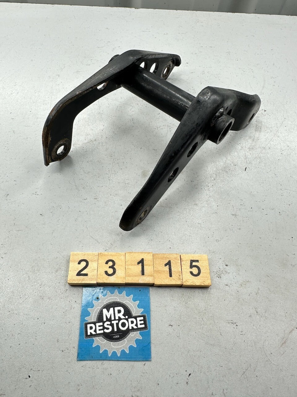 Kawasaki KDX175 '80-82' KDX125 '80-81' Rear Engine Mount Bracket 32029-1123