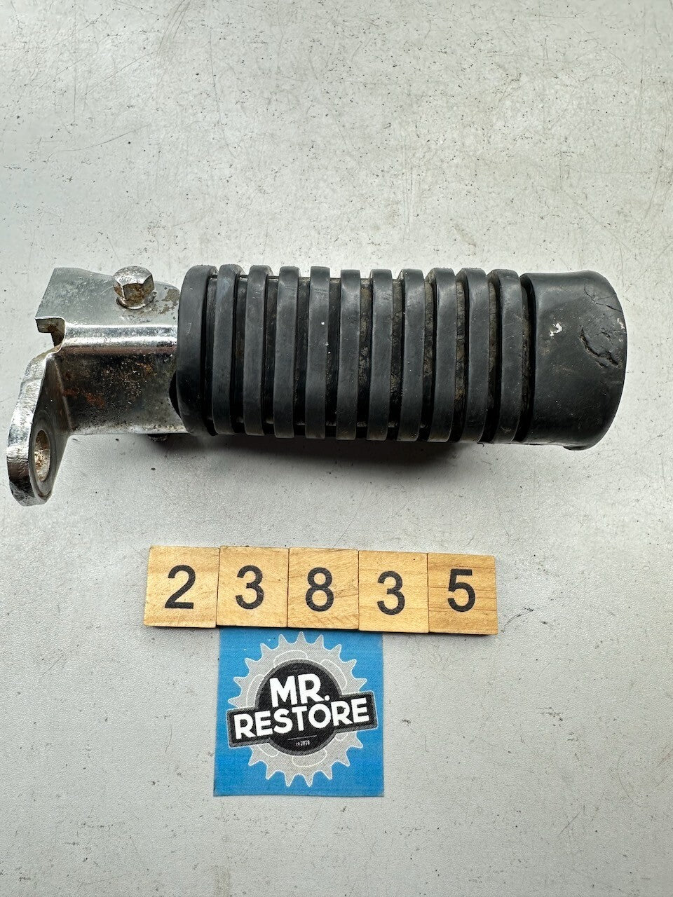 Honda CB750 '79-82' Right Footrest Peg & Rubber 50620-438