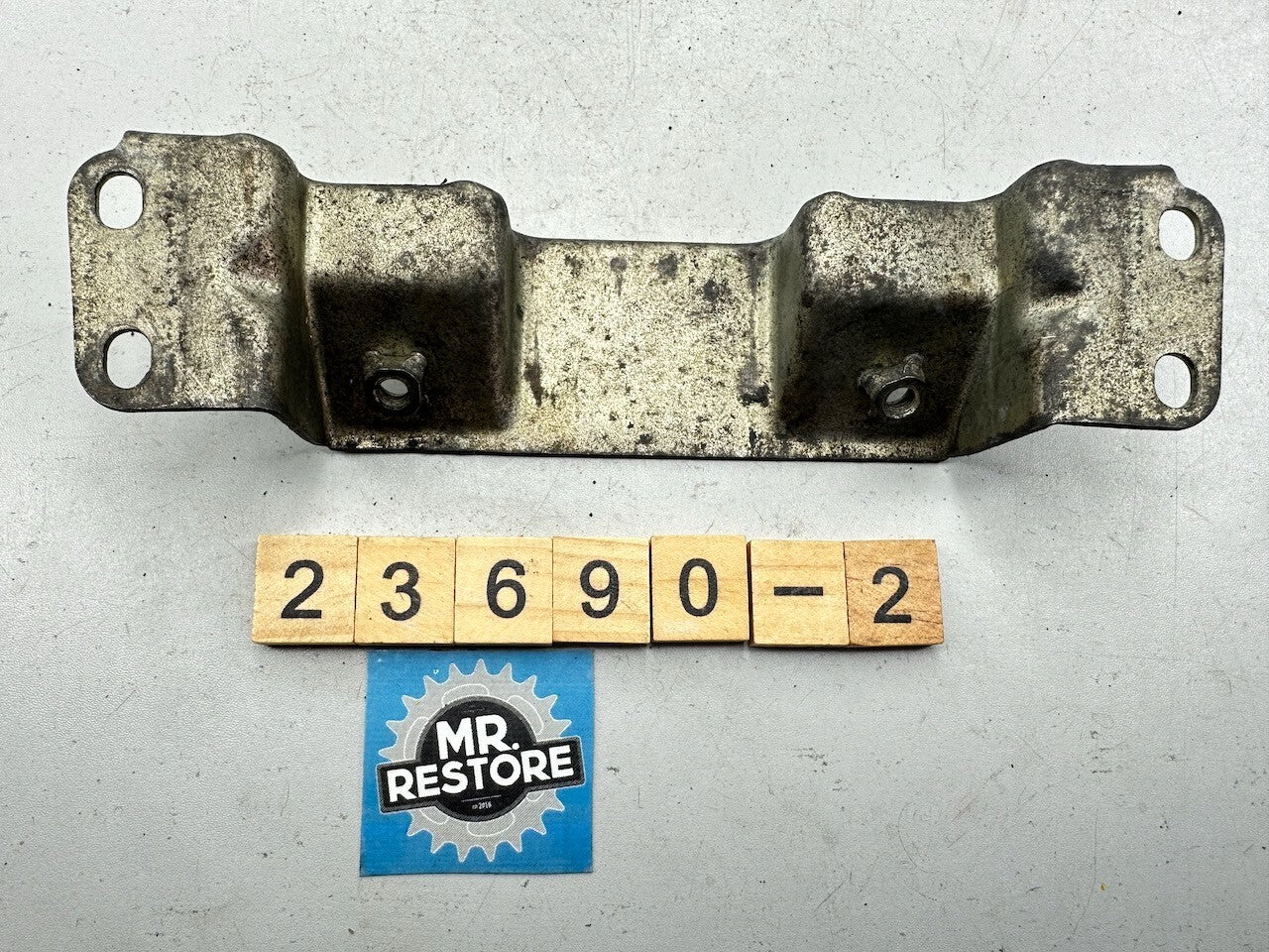 Kawasaki ZZR250 ZX250 GPX250 EX250 '88-07' Fuel Tank Bracket 32052-1254