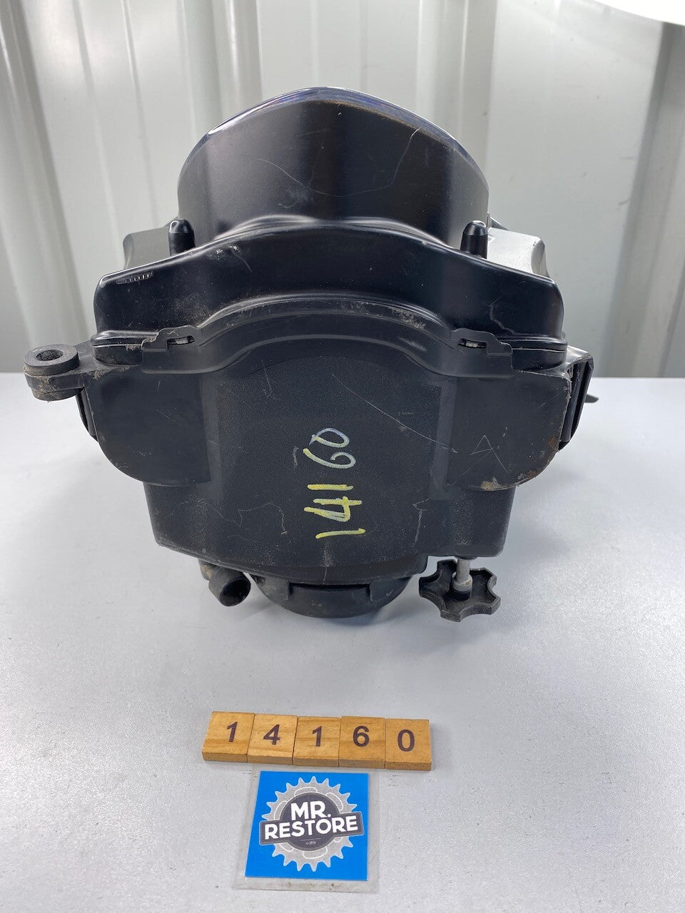 Suzuki GSXR750 GSXR600 Headlight 2004-2005 35100-29G20-999 (Mounts damaged)
