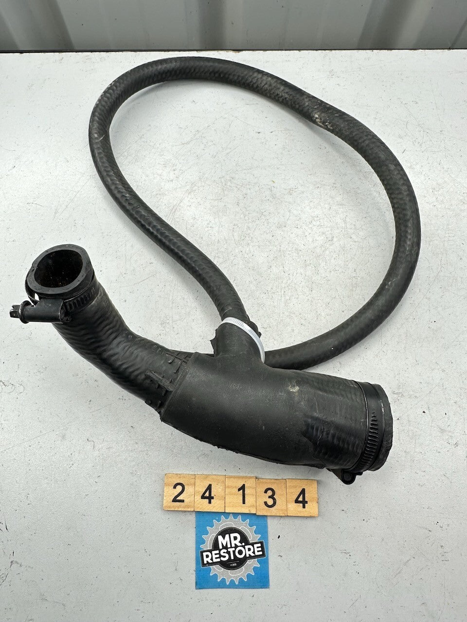 Triumph Speed Triple T300 - Upper Radiator Hose Tube Pipe & Thermostat