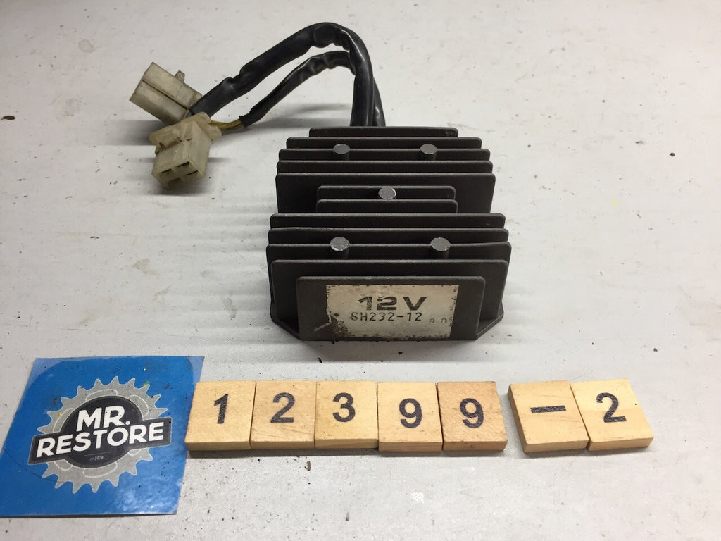 Honda CB250 RS Regulator Rectifier OEM SH232-12