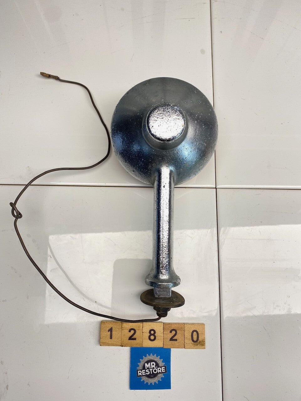 Suzuki Motorcycle Vintage OEM Indicator with 35600-3 Lens (tested)