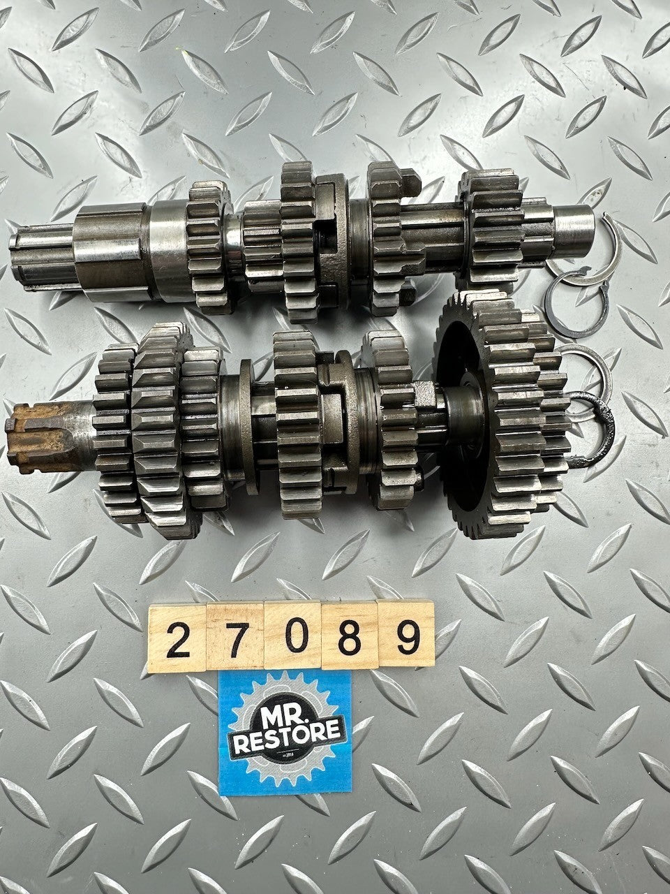 Honda SL125 SE - Transmission Gears & Shafts 23211-383-003  23221-107
