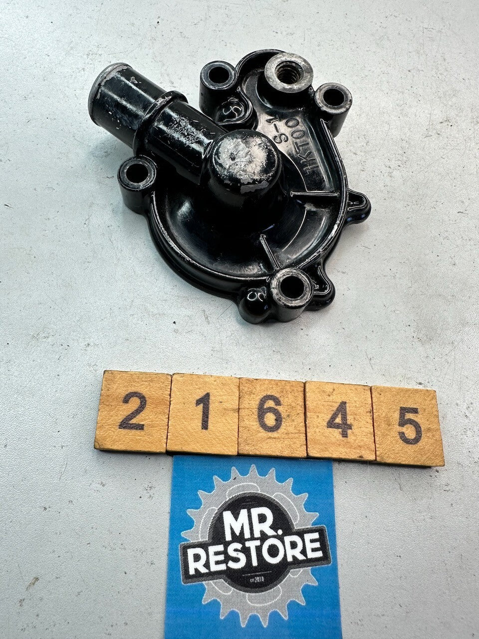 Yamaha TZR250 1986-88 1KT 2MA Water Pump Housing Cover 1KT-12422
