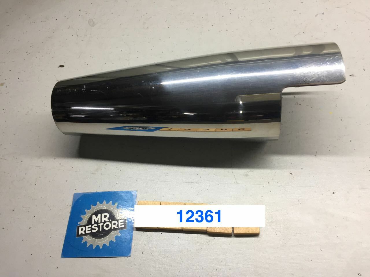 Kawasaki Vulcan VN900 L/H Fork Cover VGC 44033-0035