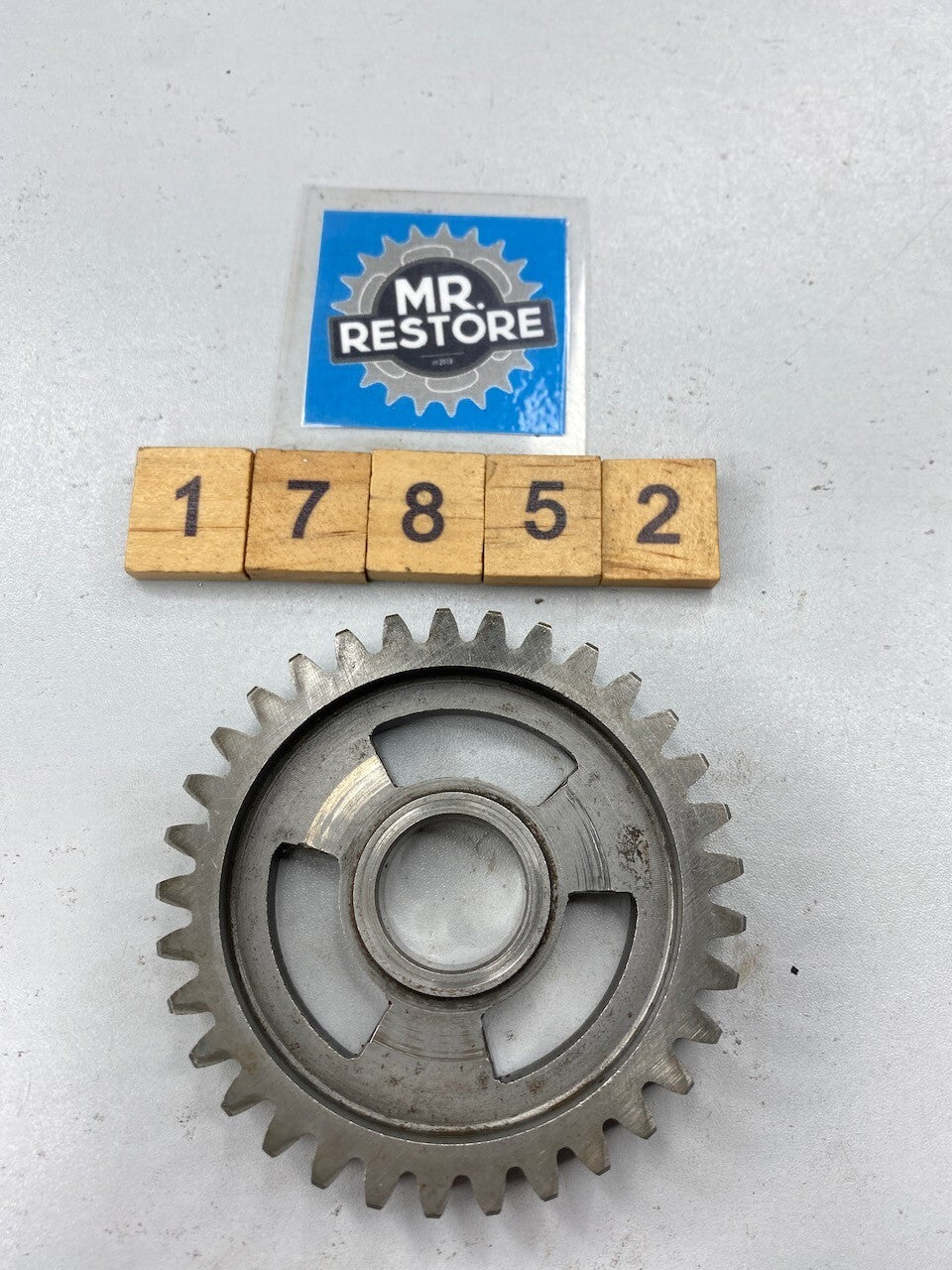 Yamaha SR500 SR400 XT500 TT500 Transmission 1st Wheel Gear 583-17211