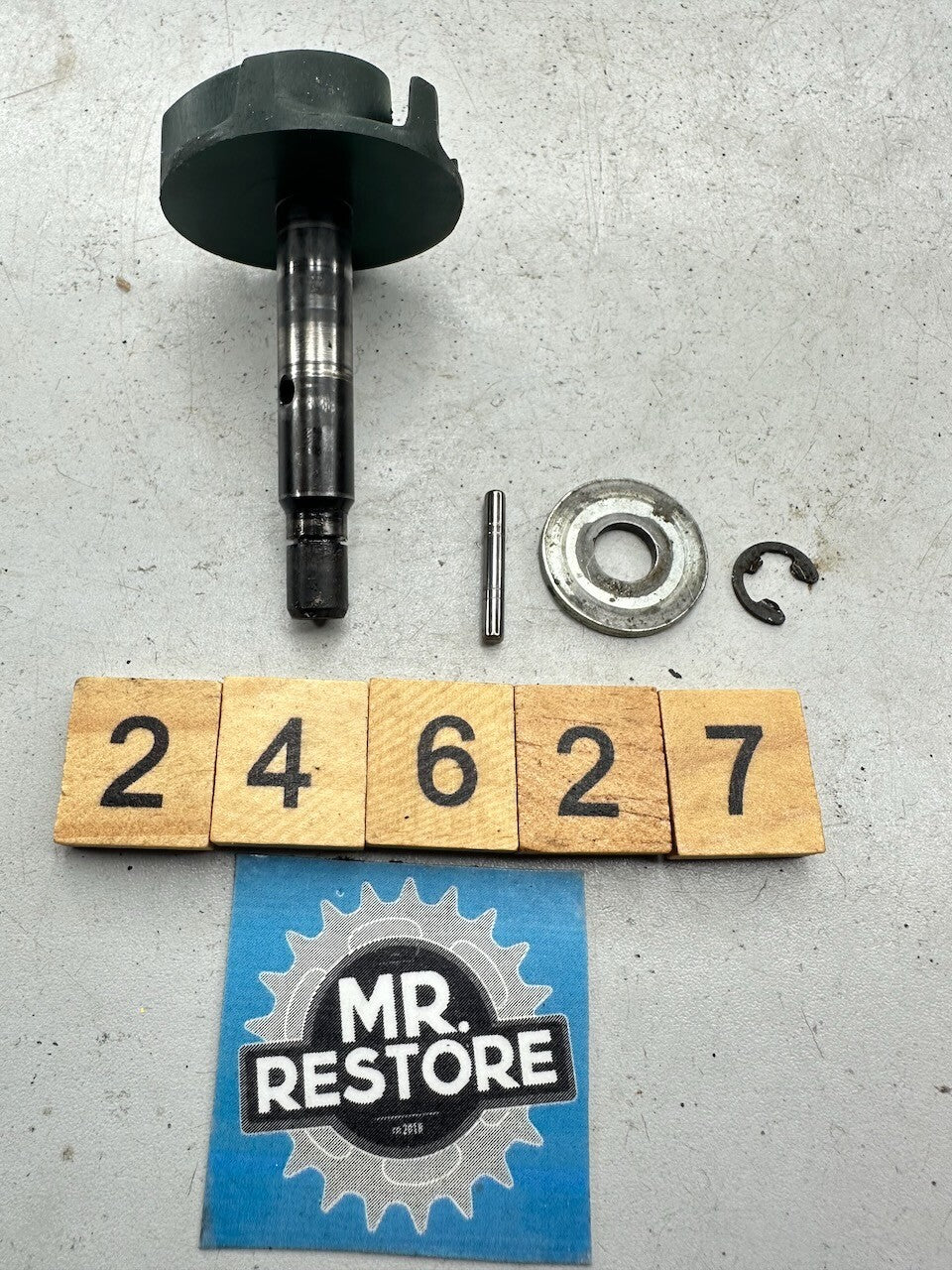 Yamaha TZR250 R1-Z TDR250 TDR250 TY250 Water Pump Impeller Shaft 1KT-12450