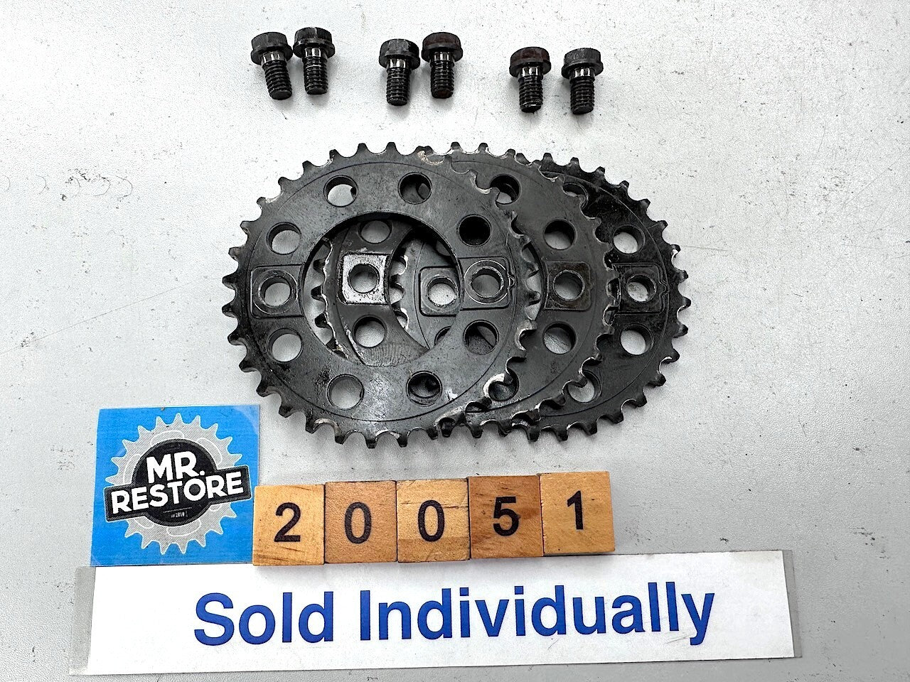 Yamaha XJ650 1980-83 Cam Chain Sprocket (32T) & Two Bolts