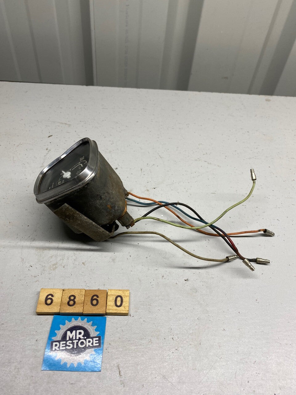 Suzuki U50 MPH Speedometer, Bracket & Bulb Globe Holders (tested)