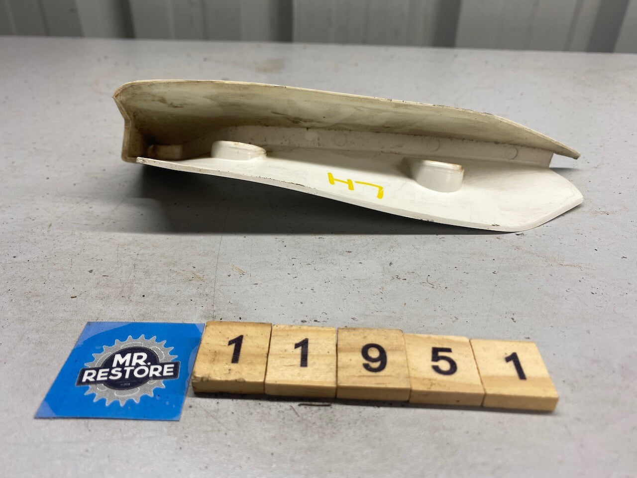 Suzuki DR750 Big - Left Hand Fuel Tank Cover 44512-44B00-30H