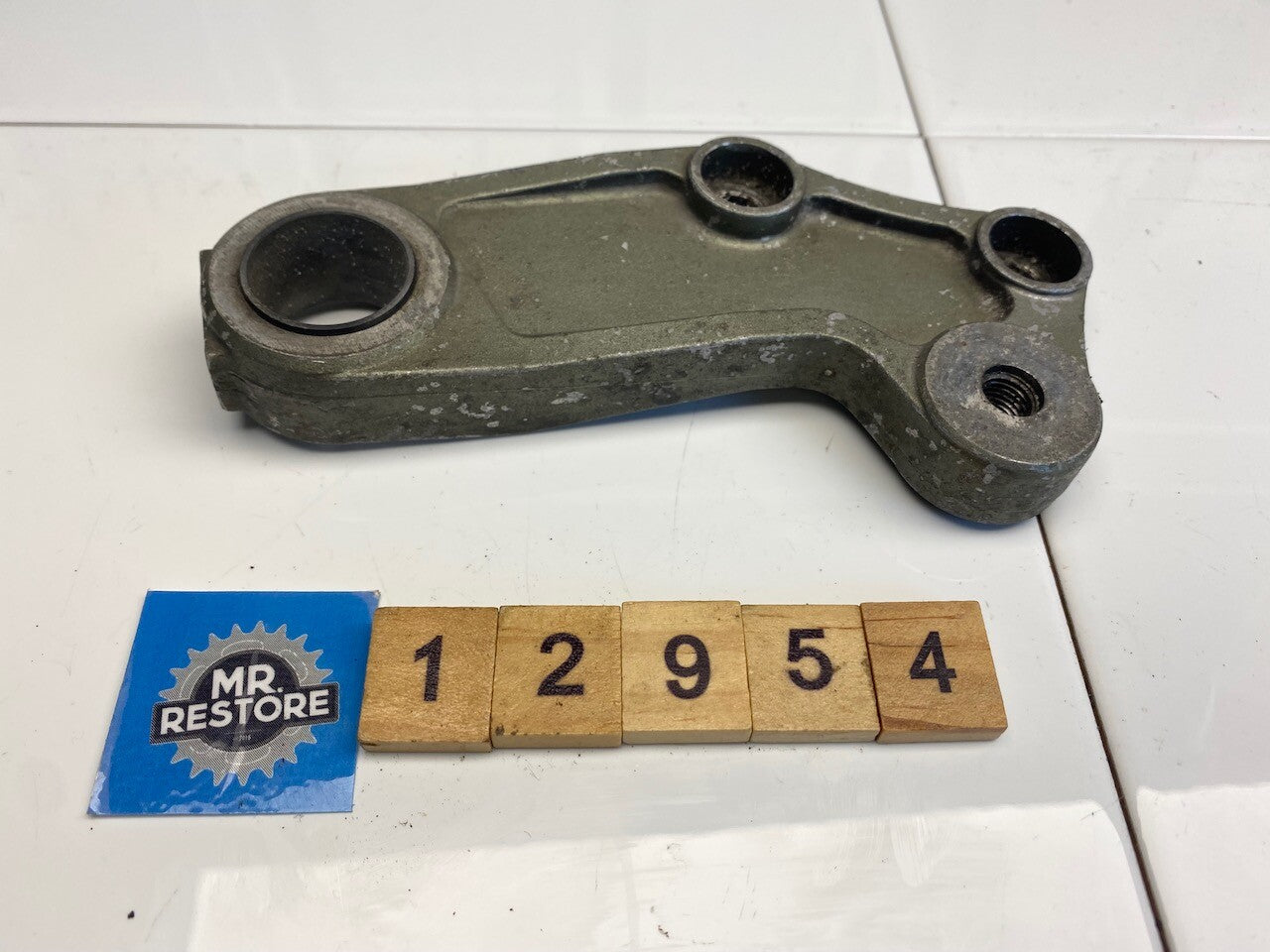 Kawasaki GPZ900R ZX900 Rear Brake Caliper Holder 43044-1060