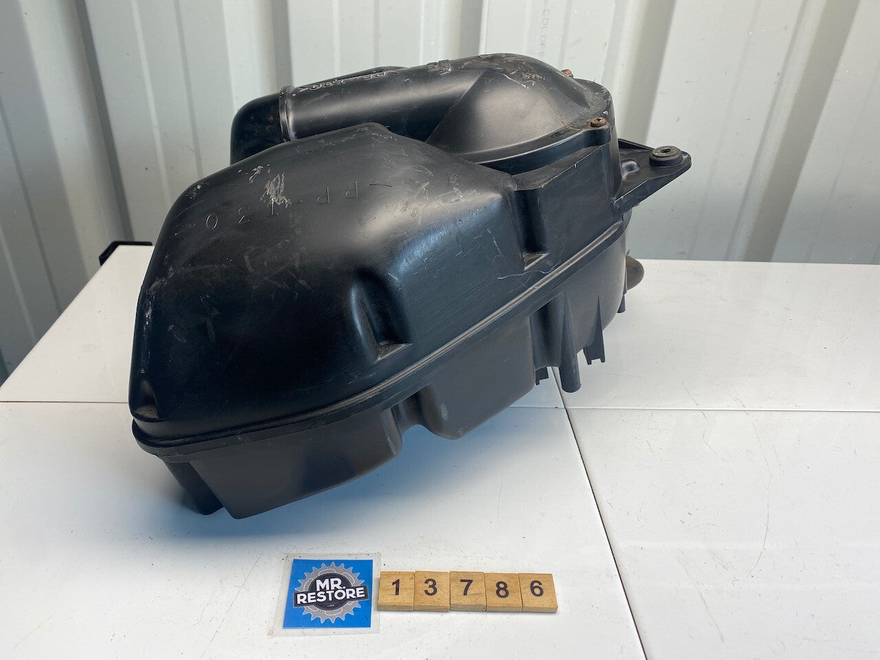 Yamaha XJ900S Diversion 4KM Air Cleaner Box 1995-2002 4KM-14401