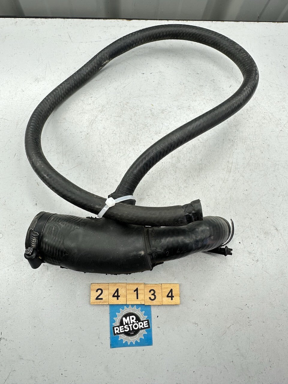 Triumph Speed Triple T300 - Upper Radiator Hose Tube Pipe & Thermostat