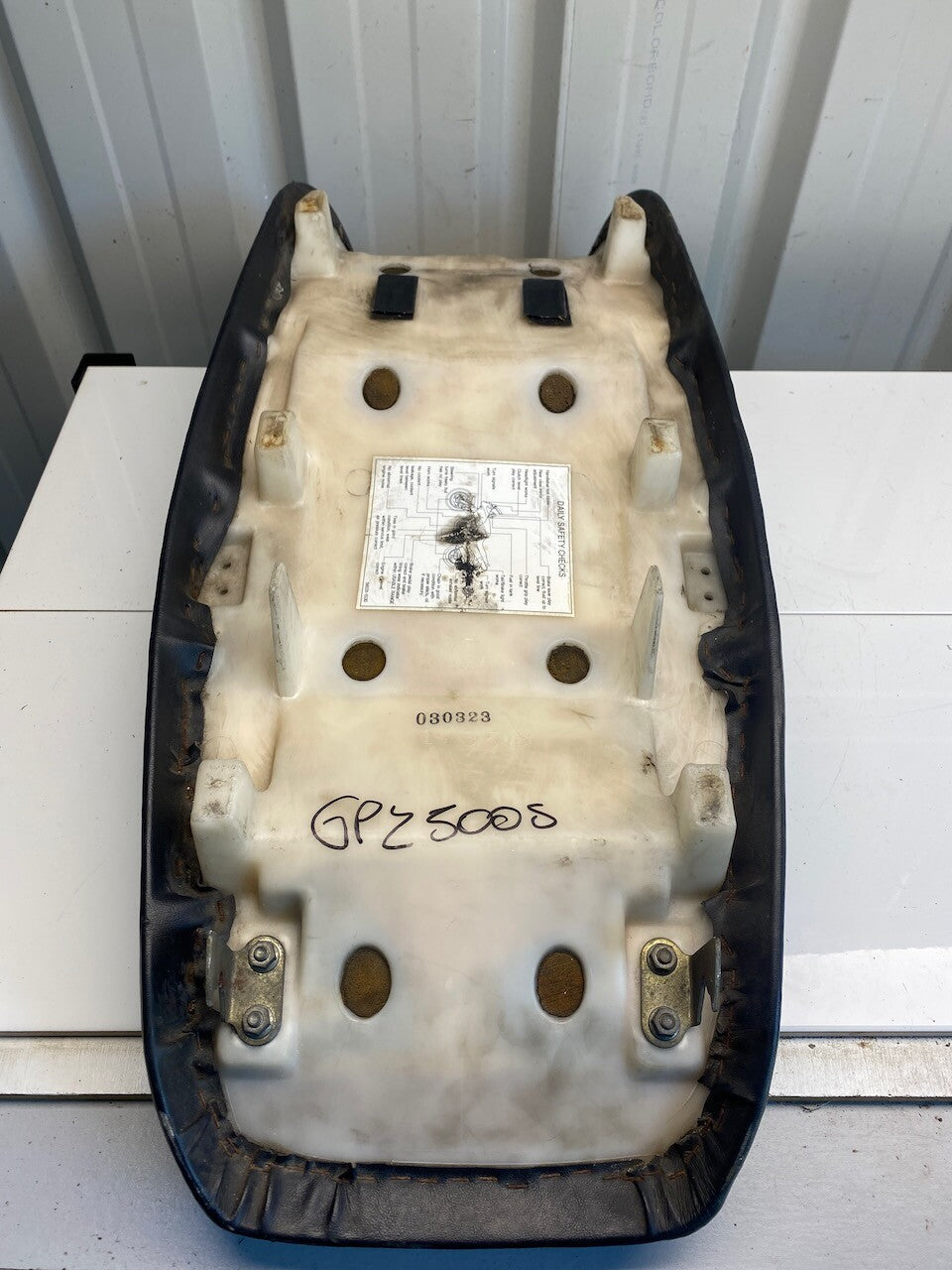 Kawasaki GPZ500S EX500 Seat - 1987-93