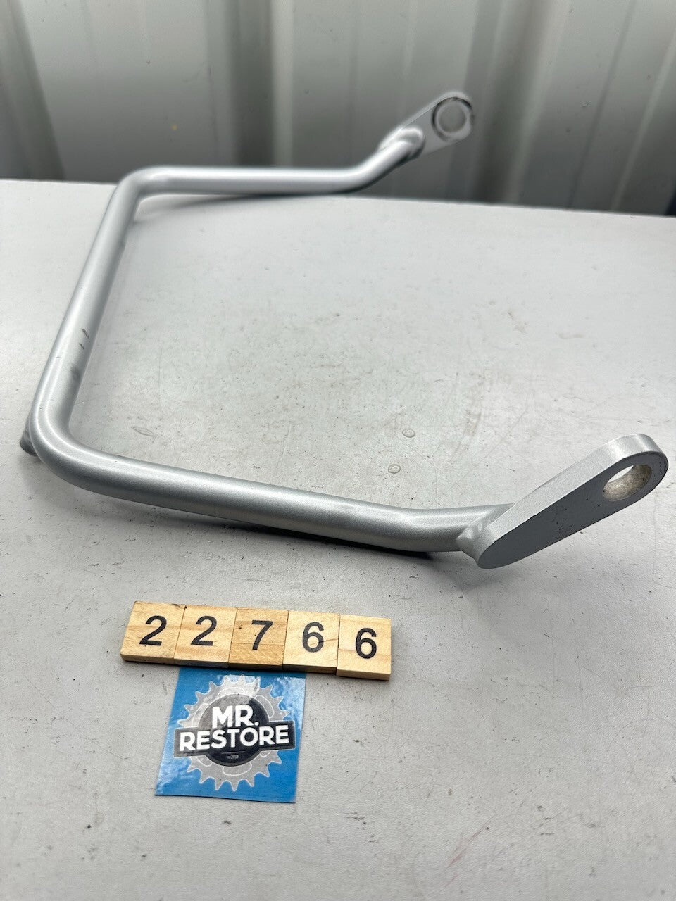 BMW R1200GS ADV '05-13' Windshield Screen Bracket 46637694395