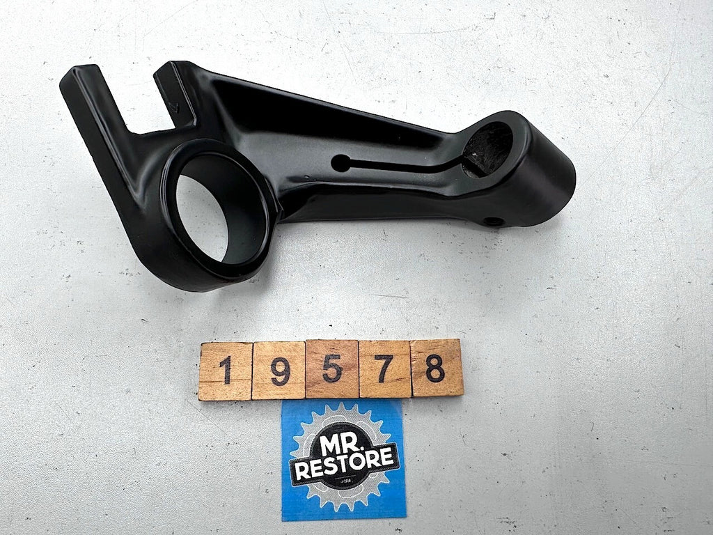 Kawasaki GPZ1100 "81/82" GPZ750 "82" L/H Handlebar Holder - Repainted 46012-1020