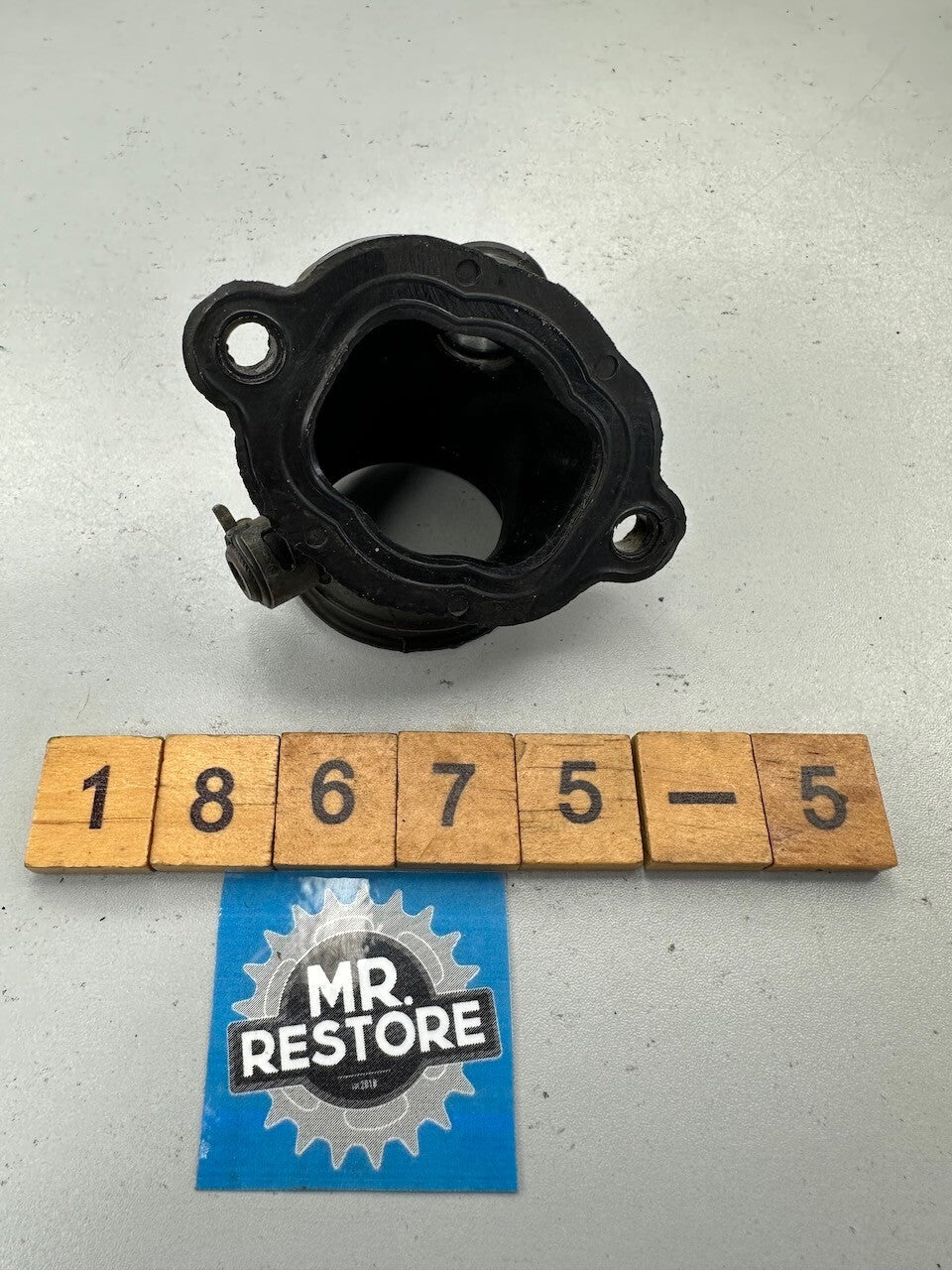 Kawasaki KR250A 1984-1986 Tandem Twin Intake Carb Holder Manifold 16065-1126