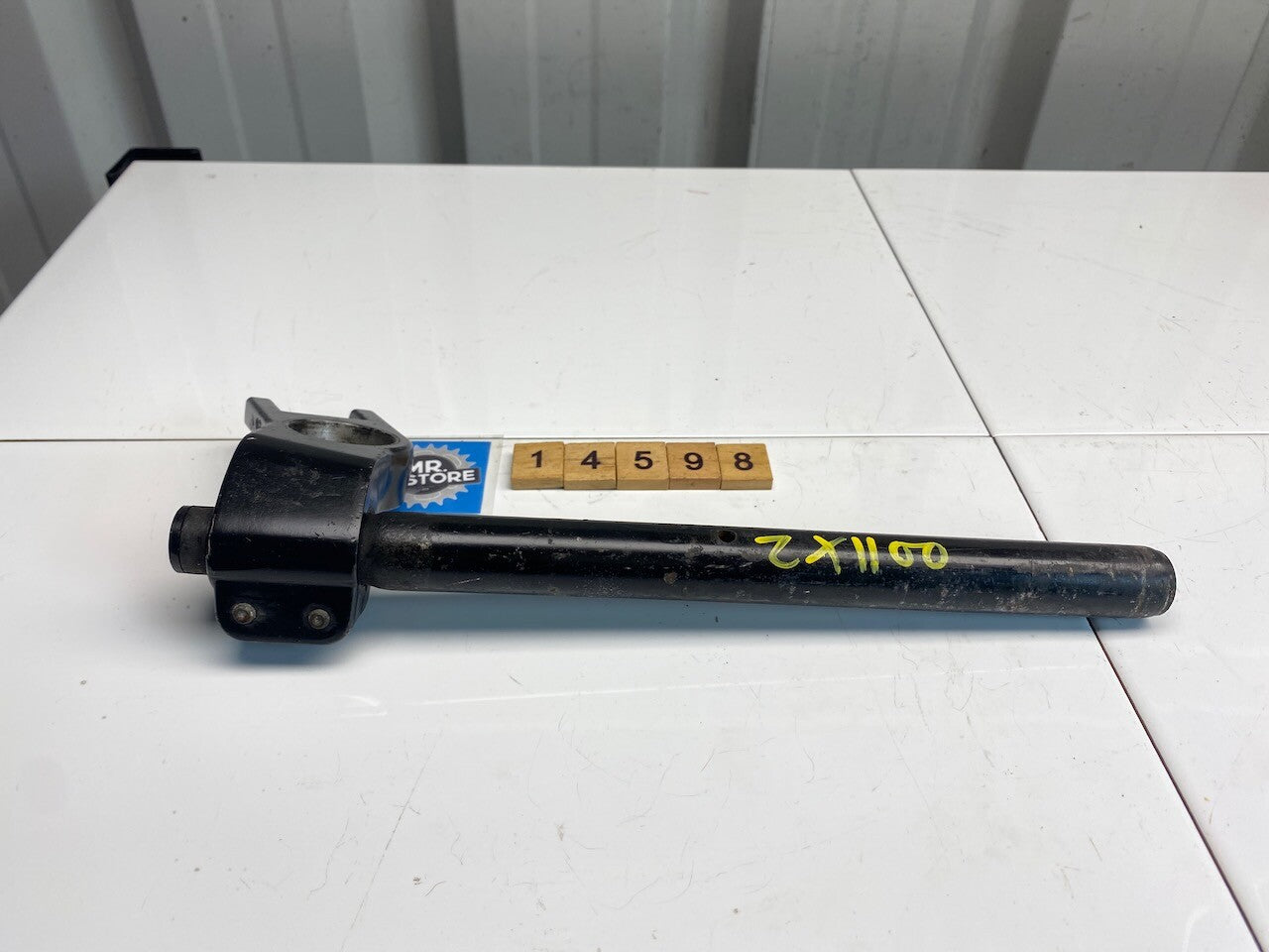 Kawasaki ZX1100 R/H Handlebar & Mount 32mm