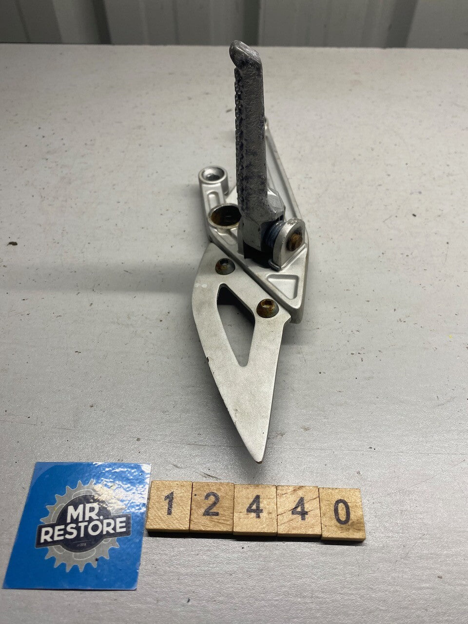 Megelli 250R R/H Rear Set & Foot Rest Assy.