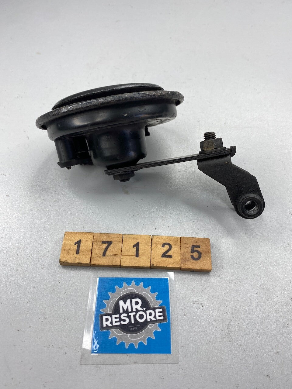 BMW R1100 R850 R100 259T 259R 259E Bosch Horn & Bracket 703881117