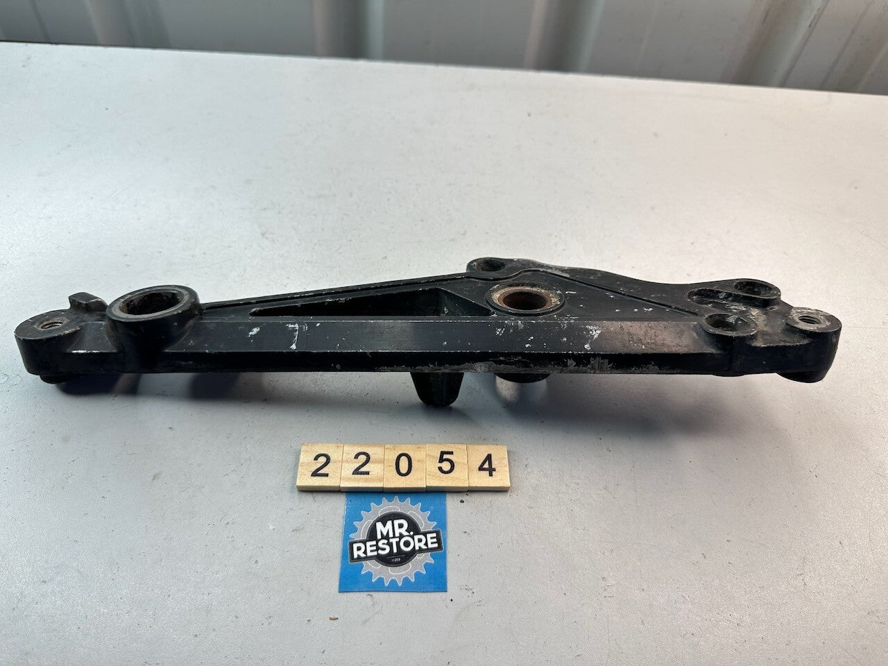 Kawasaki GT550 Z550 Right Foot Rest Peg Stay 35011-1153