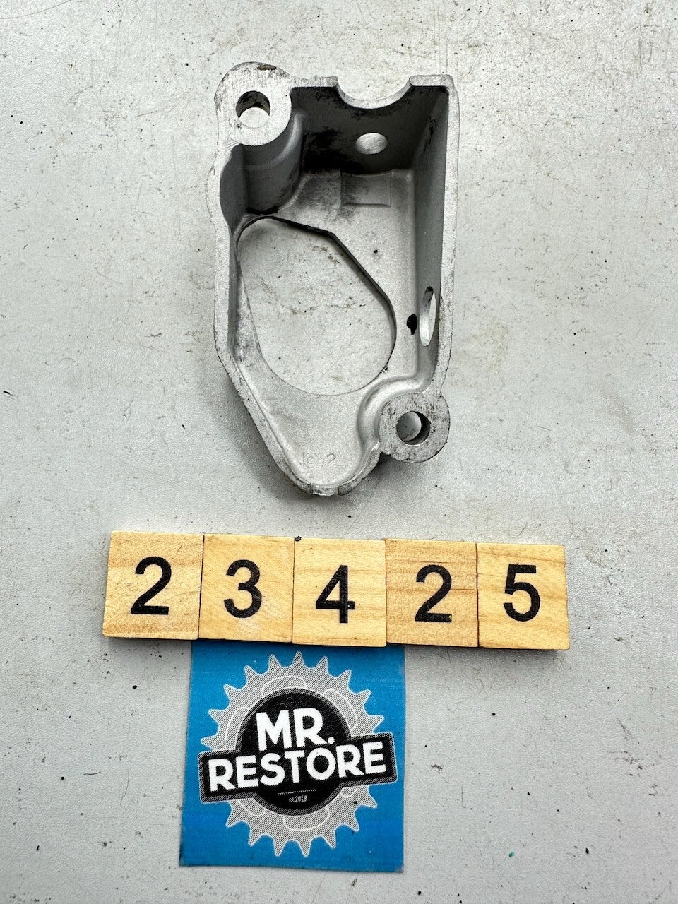 Yamaha V70 U7E Oil Pump Cover 296-15416-01