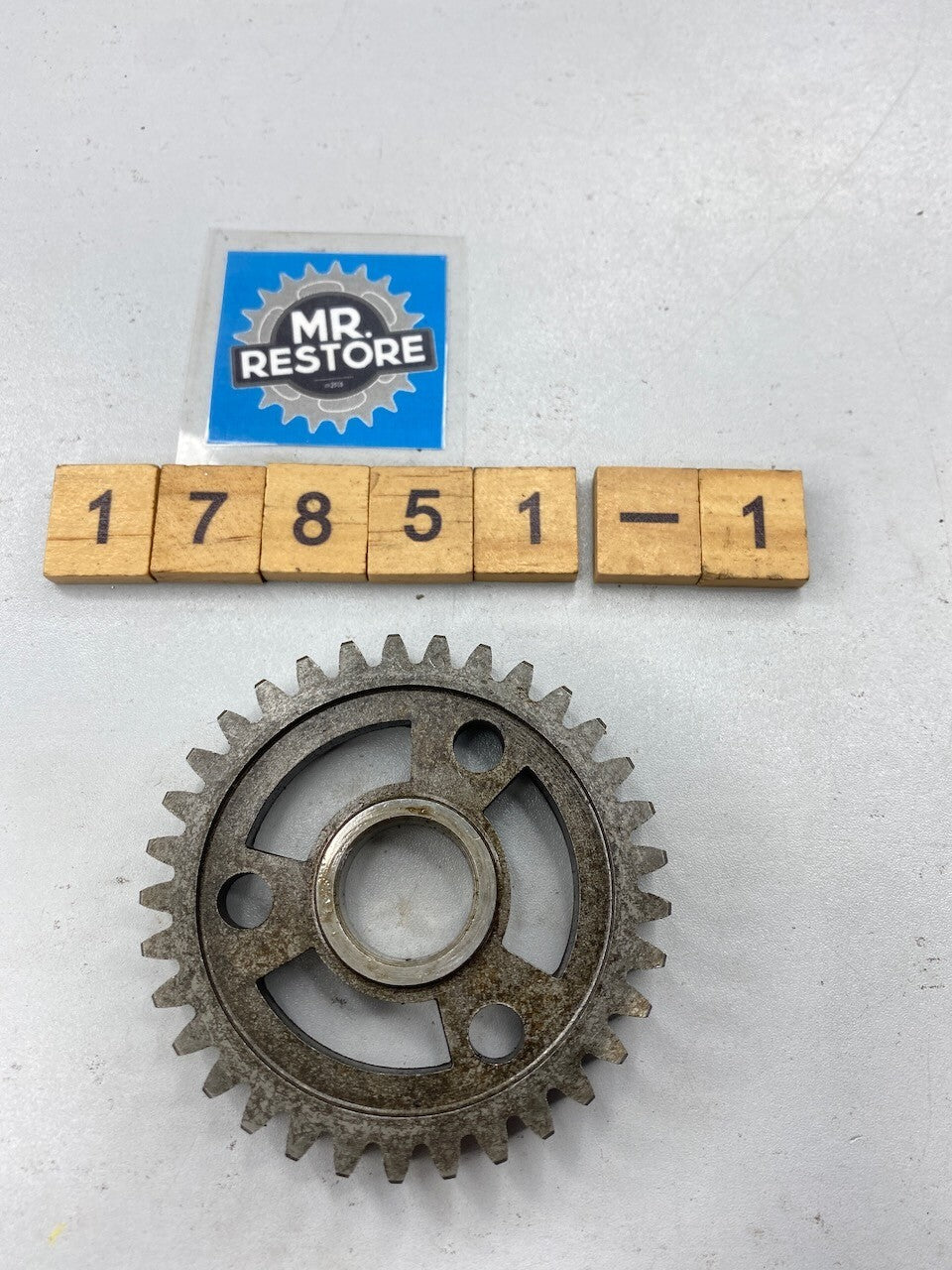 Yamaha SR500 SR400 XT500 TT500 Transmission 1st Wheel Gear 583-17211