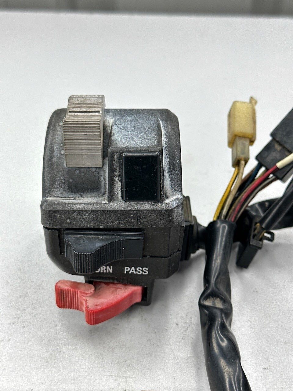 Kawasaki ZX750 GPZ750 L/H Handlebar Switch