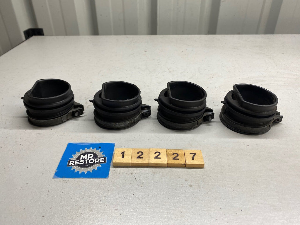Suzuki RF900 Carb Holders & Clips (set) 13881-31E00 09402-58208