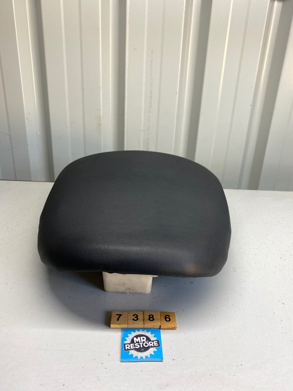 Suzuki GSXR1300 Hayabusa Pillion Seat in VGC