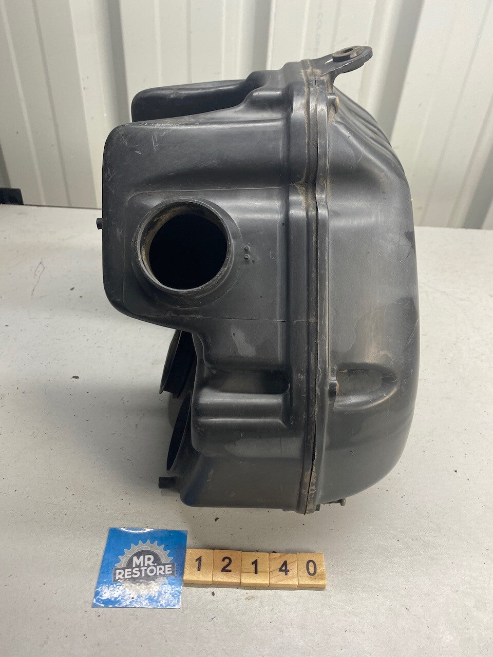 Yamaha YZF600R Thundercat 1996 Air Cleaner Box, 2 Rubbers & Clips 4TV