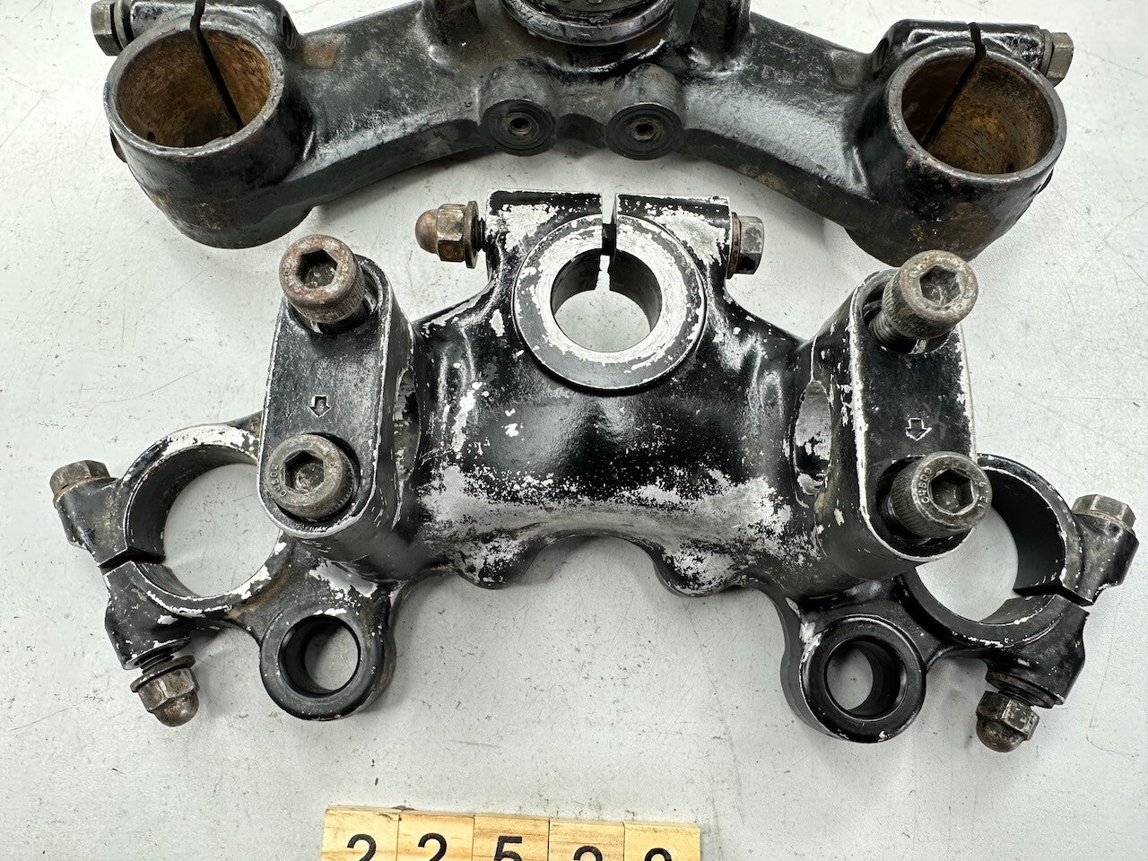 Yamaha XJ650 1982 Triple Tree Fork Clamp 16G-23340  16G-23435-00-98
