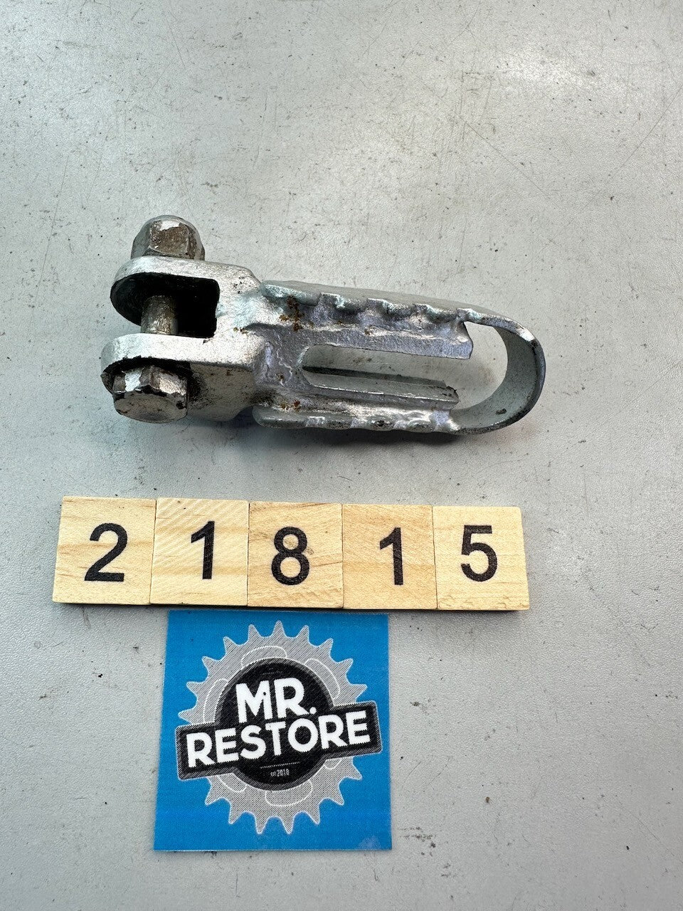 Yamaha TY250 TY175 DT360 DT250 DT175 DT125 DT100 Left Foot Rest Peg & Bolt
