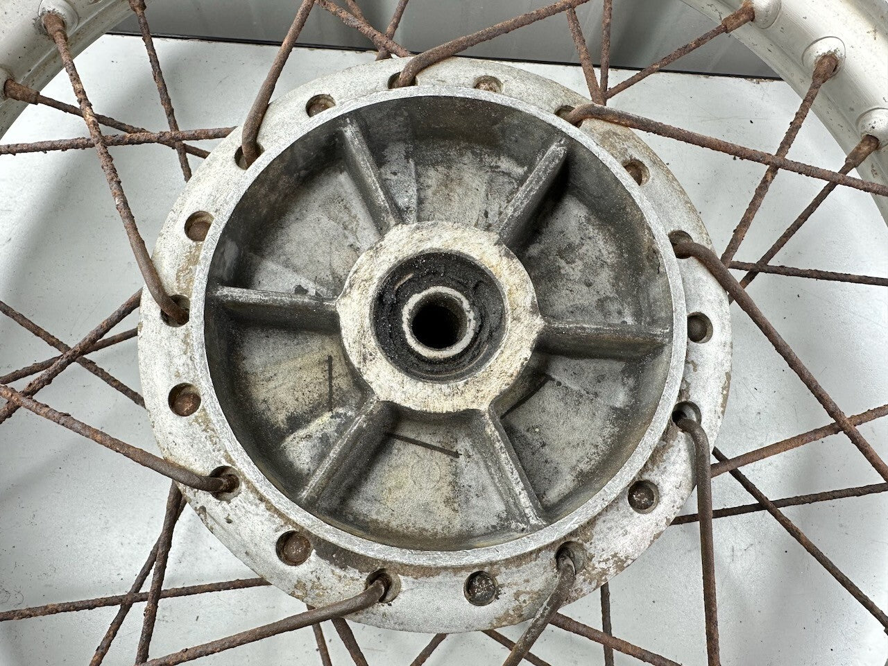 Kawasaki Vintage Motorcycle Dirt Rear Wheel (K250 F-II ?) OEM D.I.D 18x1.85
