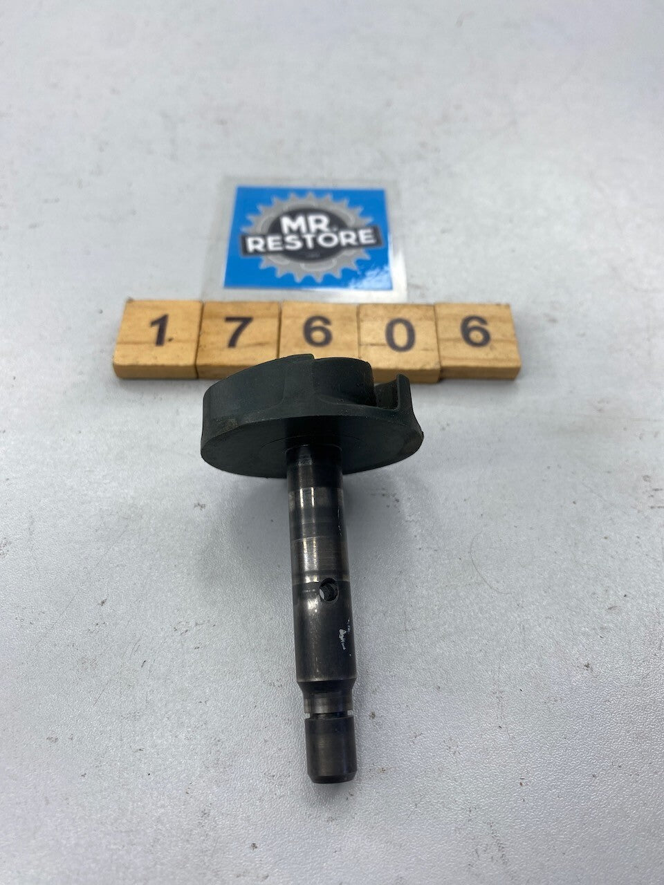 Yamaha TZR250 R1-Z TDR250 TDR250 TY250 Water Pump Impeller Shaft 1KT-12450