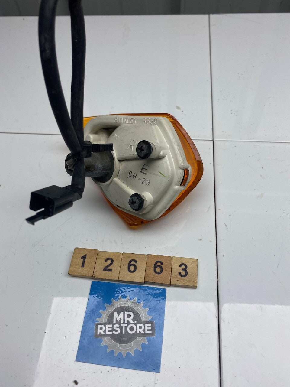 Kawasaki ZZR600 R/H OEM Indicator With Original Lens