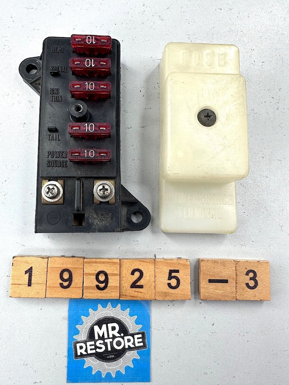 Suzuki GSXR1100 GSXR750 GSX1100 GSX750 GSX600 Fuse Box & Cover 36740-05A01