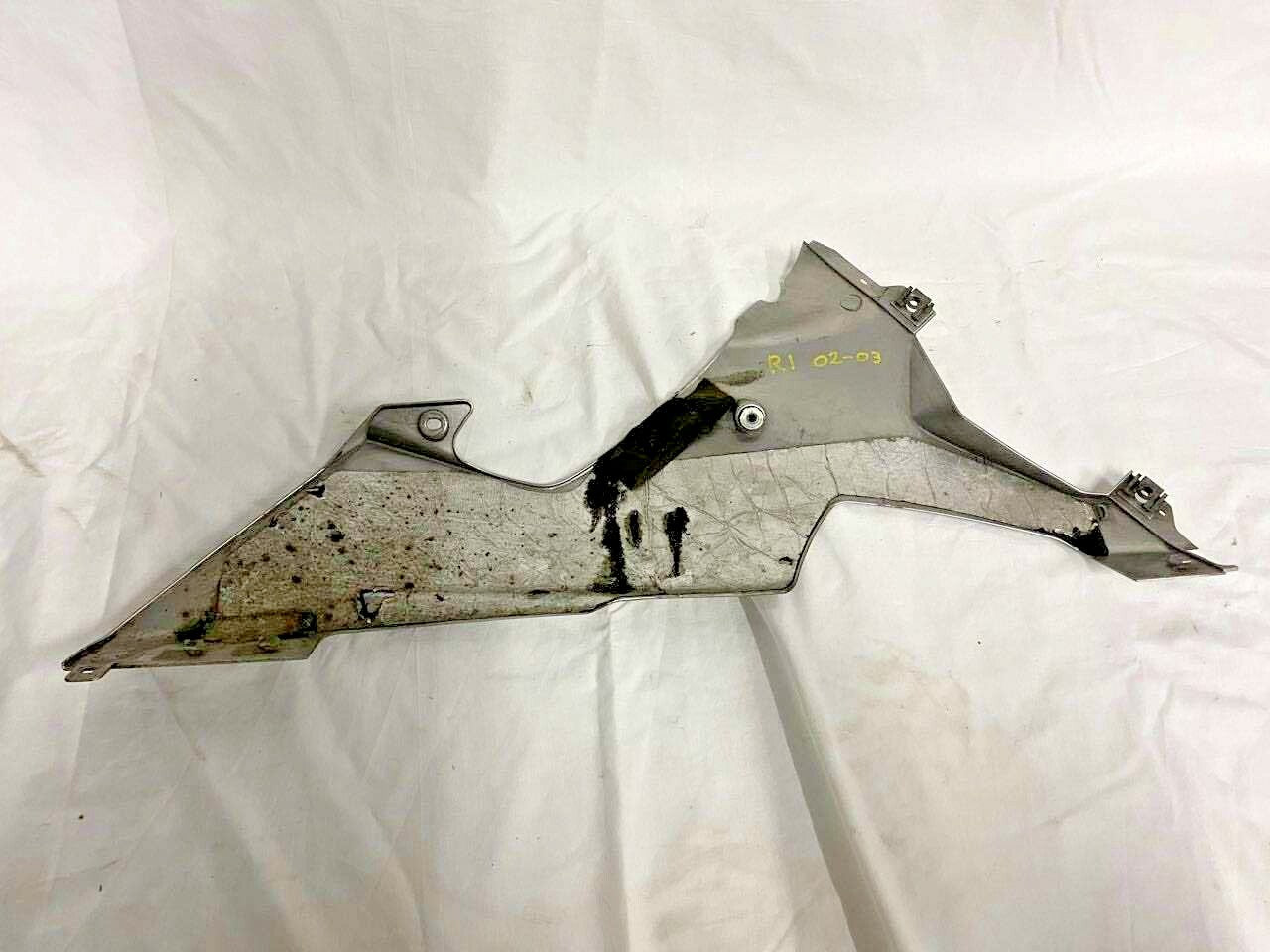 Yamaha R1 YZF 02-03 Cover Under Cowling 5PW-Y2808 Silver