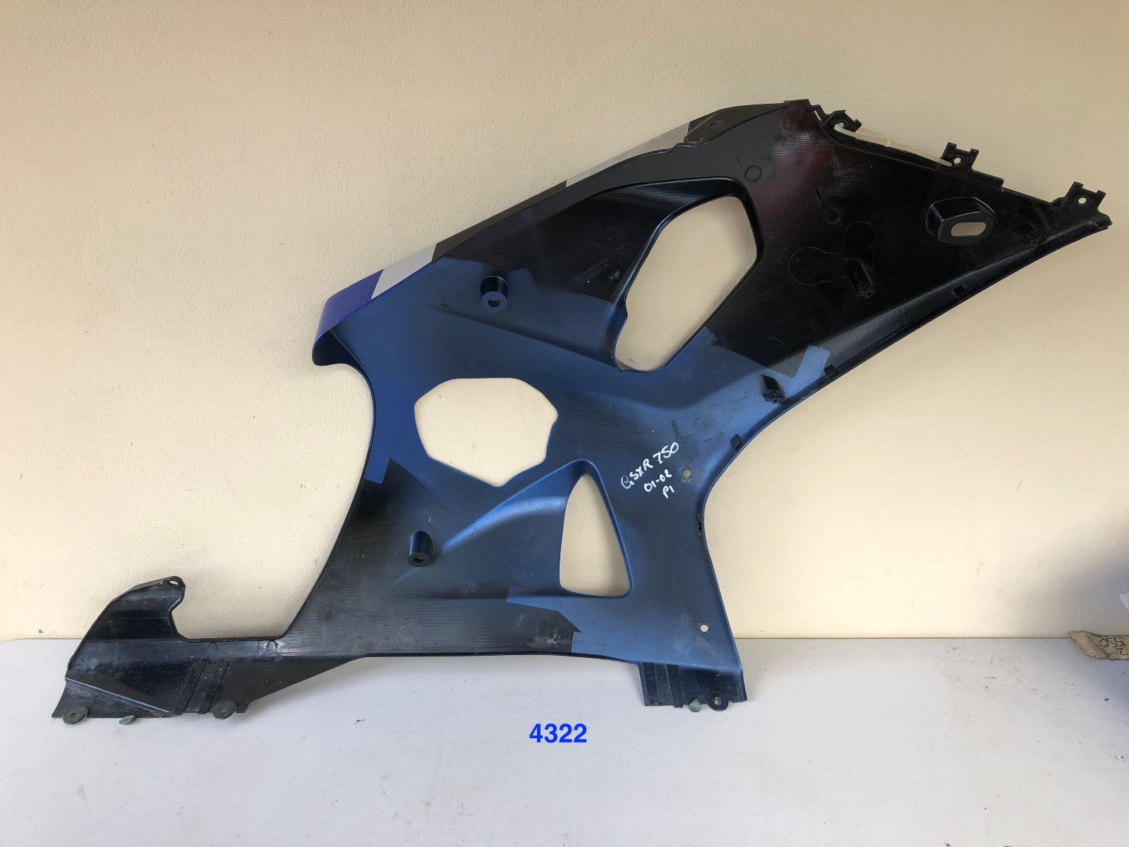 Suzuki GSXR750 2001-02 94481-40F00 L/H Side Panel