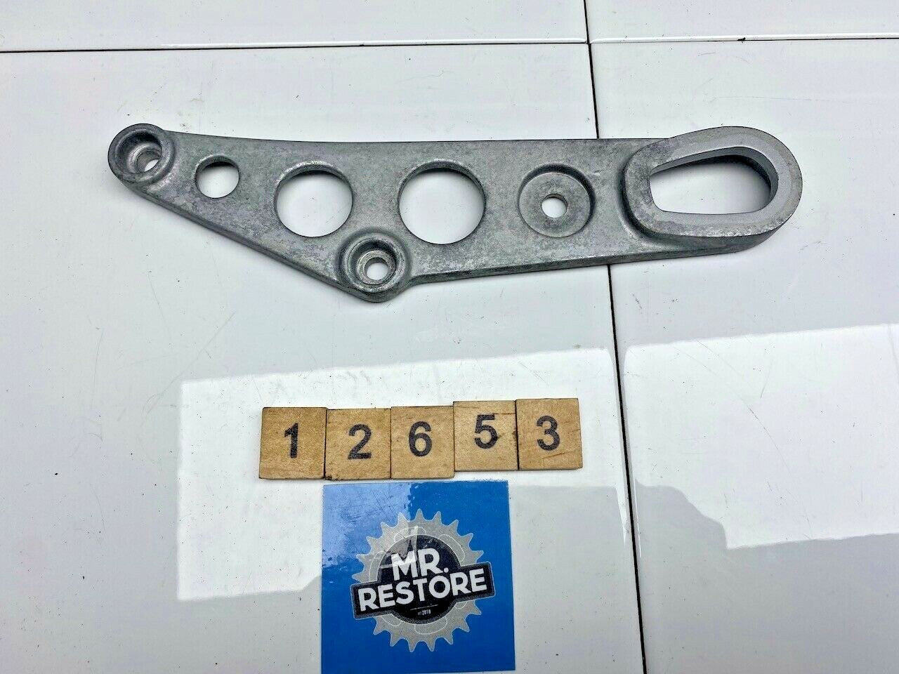 Kawasaki GPZ250R R/H Rear Indicator Bracket
