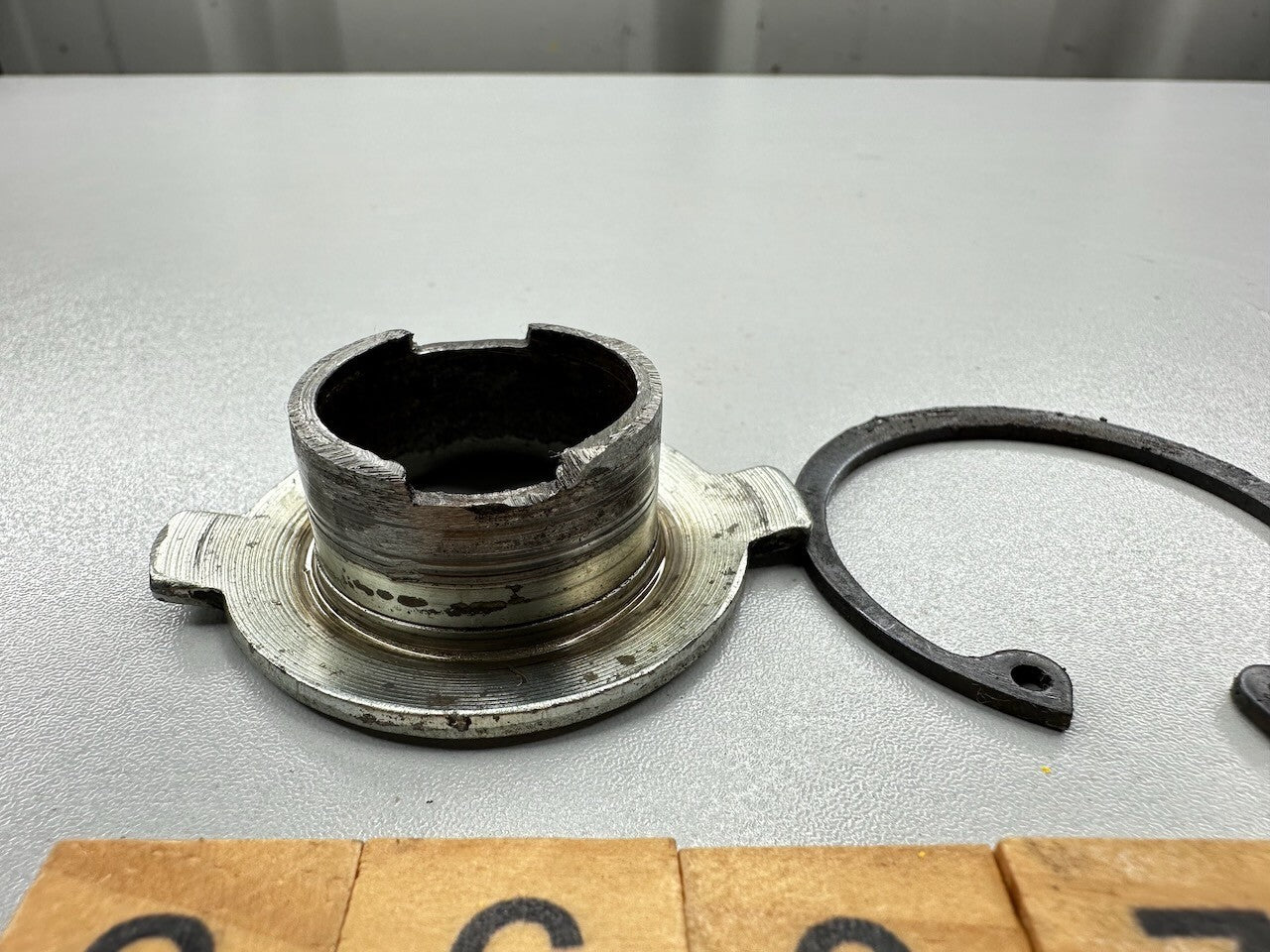 Kawasaki Z1300 KZ1300 '79-82' ZG1300 Speedometer Receiver & Circlip 41064-1003