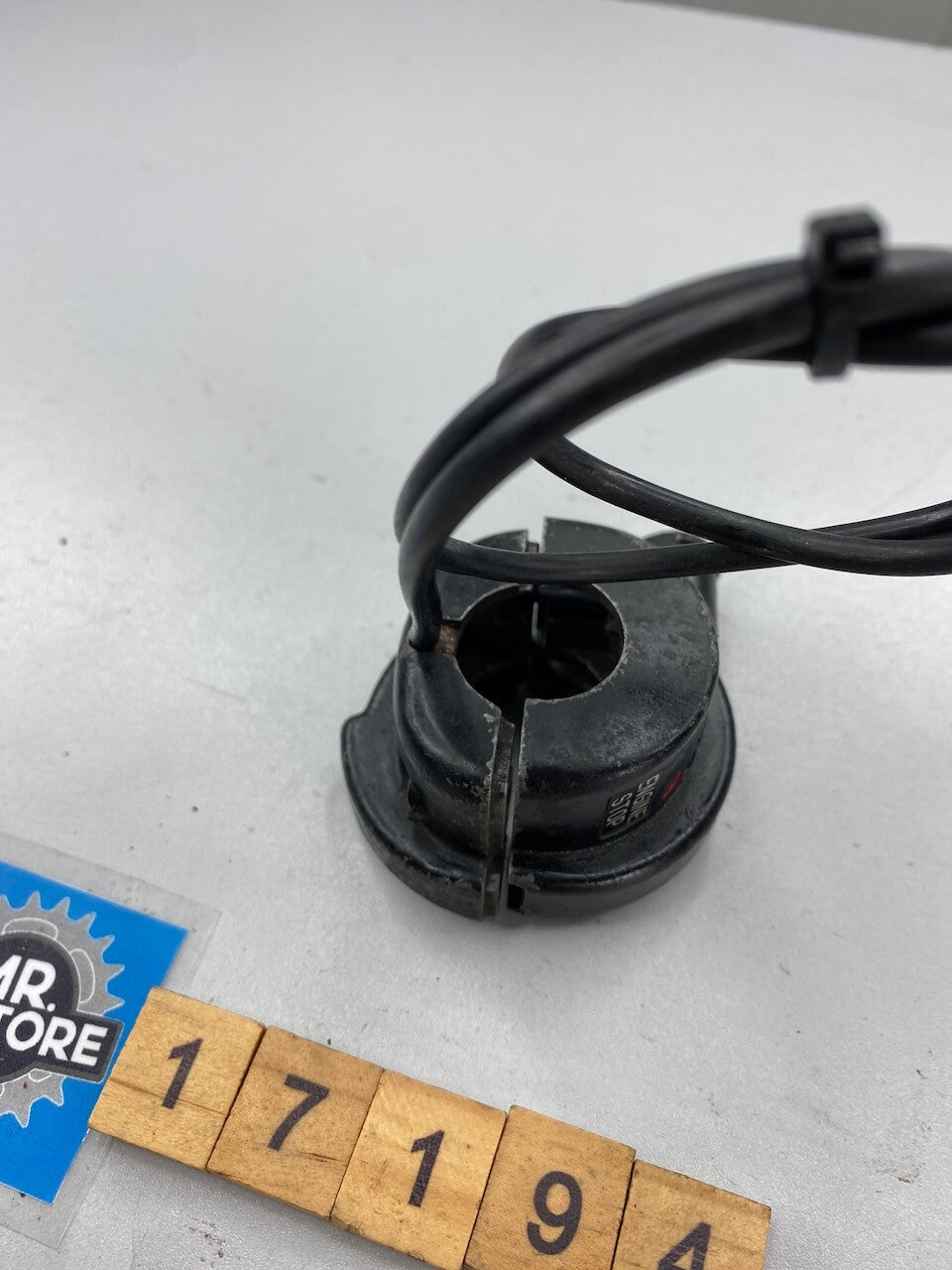 Yamaha TT250 1980-82 XT250 1980-83 R/H Handlebar Switch 3Y1-83976-01